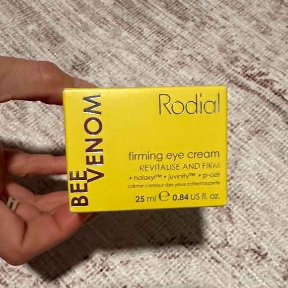 Rodial Bee Venom Eye Cream - Bright Yellow